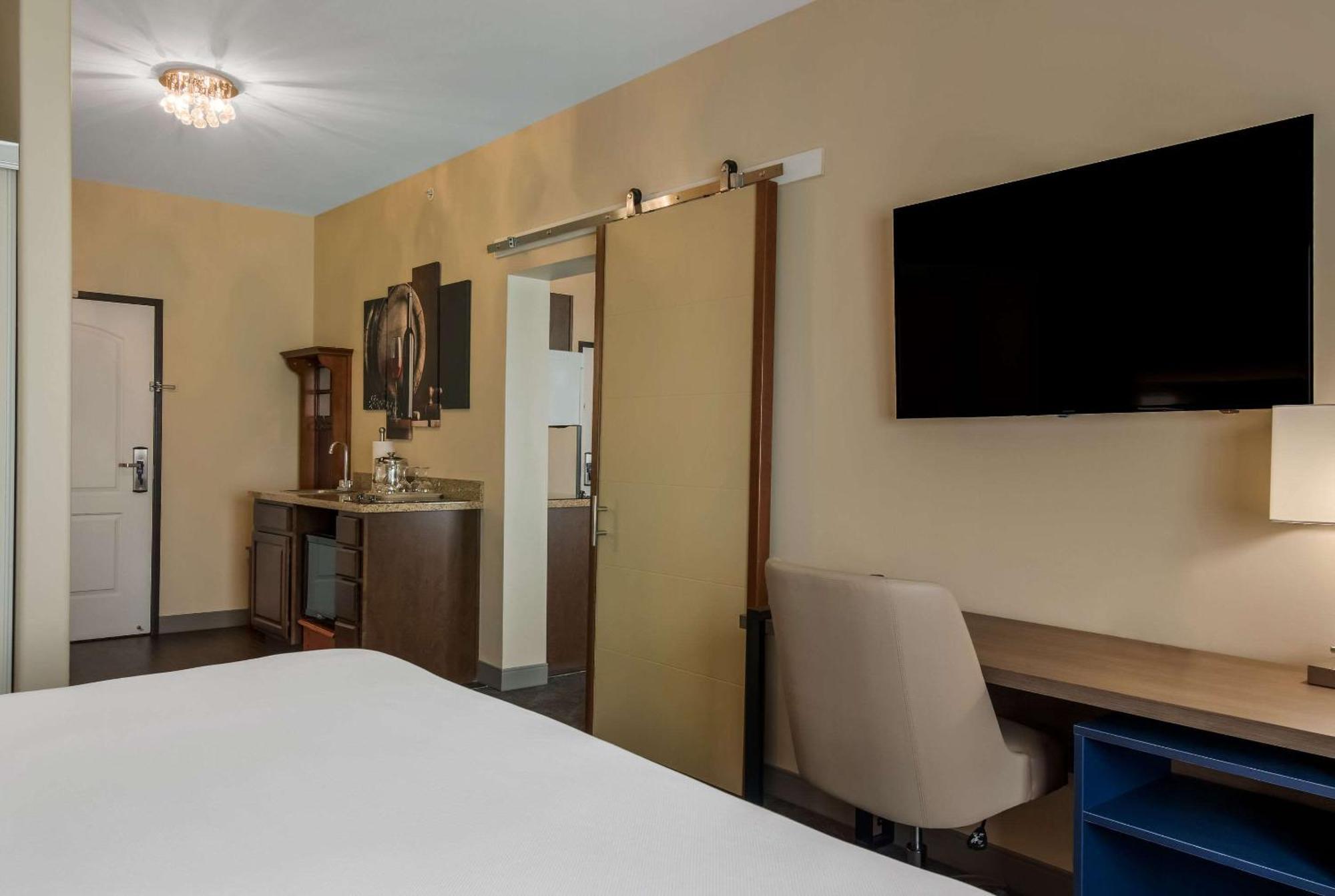 Comfort Inn & Suites Barnesville - Frackville Exterior photo